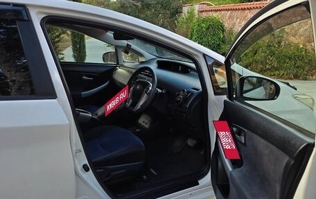 Toyota Prius, 2013 год, 1 083 000 рублей, 10 фотография