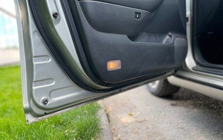 Toyota Avensis III рестайлинг, 2004 год, 620 000 рублей, 9 фотография