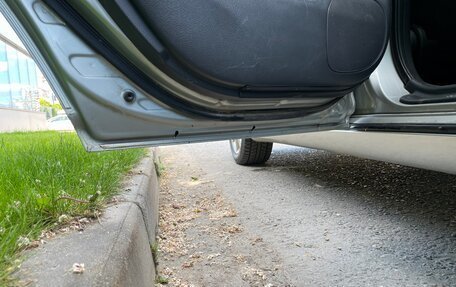 Toyota Avensis III рестайлинг, 2004 год, 620 000 рублей, 10 фотография