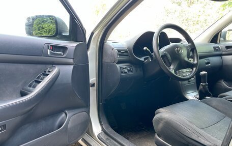 Toyota Avensis III рестайлинг, 2004 год, 620 000 рублей, 14 фотография