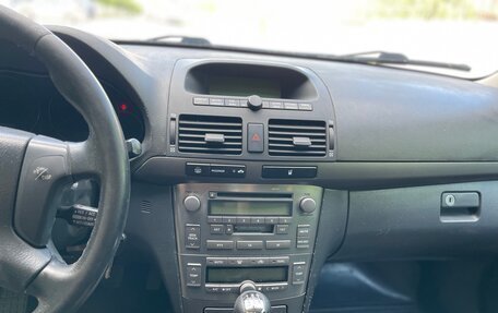 Toyota Avensis III рестайлинг, 2004 год, 620 000 рублей, 17 фотография