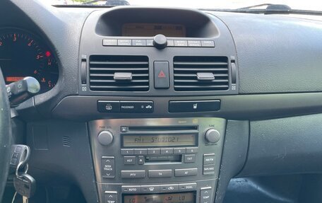 Toyota Avensis III рестайлинг, 2004 год, 620 000 рублей, 20 фотография