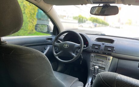 Toyota Avensis III рестайлинг, 2004 год, 620 000 рублей, 27 фотография