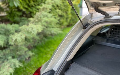 Toyota Avensis III рестайлинг, 2004 год, 620 000 рублей, 25 фотография