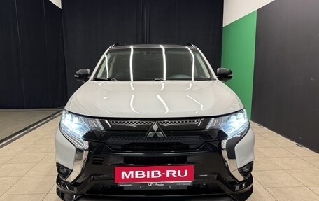 Mitsubishi Outlander III рестайлинг 3, 2022 год, 2 500 000 рублей, 2 фотография