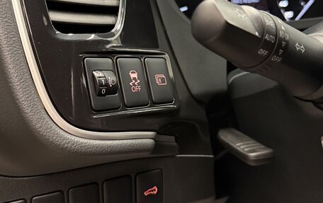 Mitsubishi Outlander III рестайлинг 3, 2022 год, 2 500 000 рублей, 16 фотография