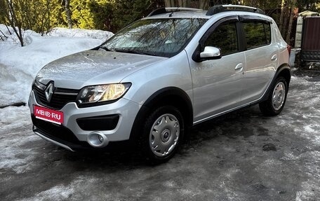 Renault Sandero II рестайлинг, 2016 год, 800 000 рублей, 1 фотография