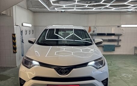 Toyota RAV4, 2015 год, 1 950 000 рублей, 1 фотография