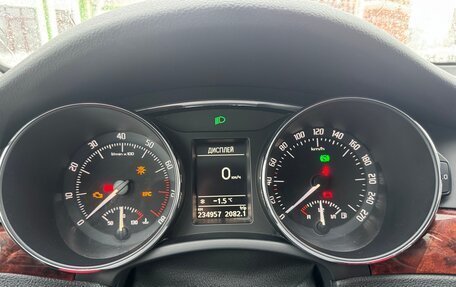 Skoda Superb III рестайлинг, 2012 год, 1 250 000 рублей, 34 фотография