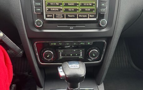 Skoda Superb III рестайлинг, 2012 год, 1 250 000 рублей, 36 фотография