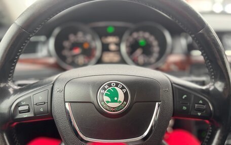 Skoda Superb III рестайлинг, 2012 год, 1 250 000 рублей, 37 фотография