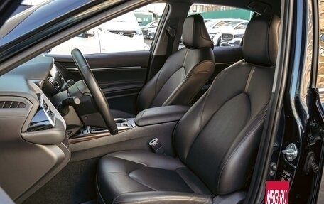 Toyota Camry, 2020 год, 3 240 000 рублей, 10 фотография