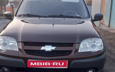 Chevrolet Niva I рестайлинг, 2012 год, 520 000 рублей, 2 фотография