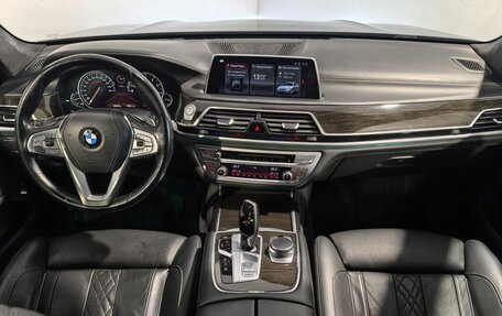 BMW 7 серия, 2017 год, 3 350 000 рублей, 11 фотография