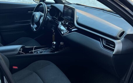 Toyota C-HR I рестайлинг, 2018 год, 2 500 000 рублей, 8 фотография