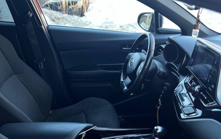 Toyota C-HR I рестайлинг, 2018 год, 2 500 000 рублей, 9 фотография