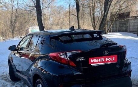 Toyota C-HR I рестайлинг, 2018 год, 2 500 000 рублей, 3 фотография