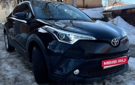 Toyota C-HR I рестайлинг, 2018 год, 2 500 000 рублей, 7 фотография