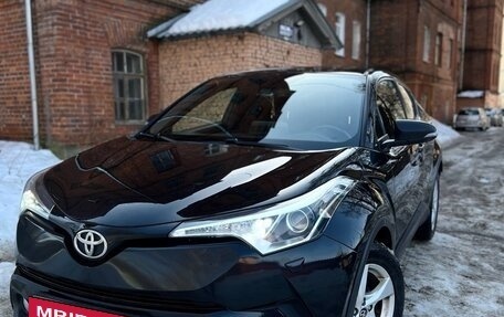 Toyota C-HR I рестайлинг, 2018 год, 2 500 000 рублей, 2 фотография