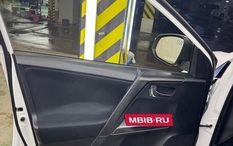 Toyota RAV4, 2015 год, 1 950 000 рублей, 6 фотография