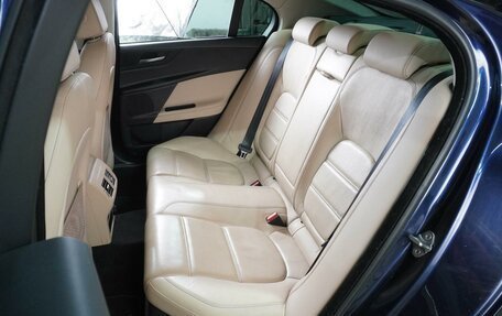 Jaguar XE I рестайлинг, 2016 год, 1 949 000 рублей, 9 фотография