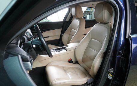 Jaguar XE I рестайлинг, 2016 год, 1 949 000 рублей, 10 фотография