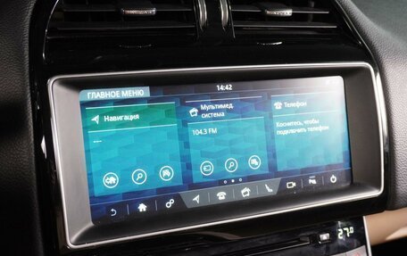 Jaguar XE I рестайлинг, 2016 год, 1 949 000 рублей, 16 фотография