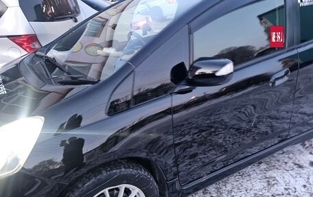 Honda Fit Shuttle I рестайлинг, 2012 год, 800 000 рублей, 21 фотография