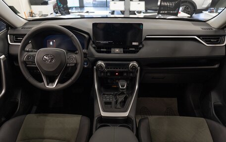 Toyota RAV4, 2025 год, 3 700 000 рублей, 11 фотография