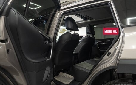 Toyota RAV4, 2025 год, 3 700 000 рублей, 17 фотография