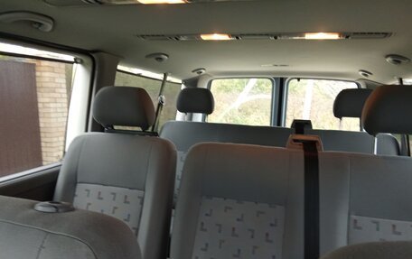 Volkswagen Caravelle T5, 2004 год, 1 800 000 рублей, 5 фотография