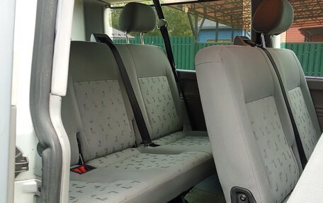 Volkswagen Caravelle T5, 2004 год, 1 800 000 рублей, 10 фотография