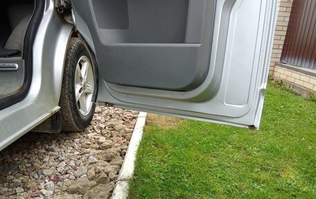 Volkswagen Caravelle T5, 2004 год, 1 800 000 рублей, 15 фотография