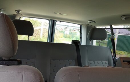 Volkswagen Caravelle T5, 2004 год, 1 800 000 рублей, 20 фотография