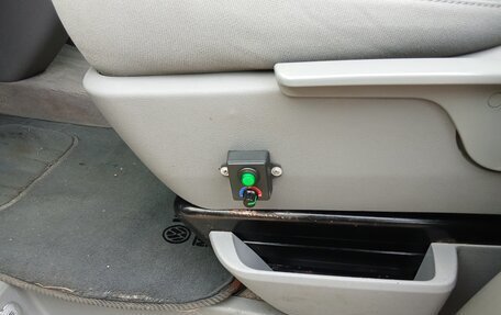 Volkswagen Caravelle T5, 2004 год, 1 800 000 рублей, 19 фотография