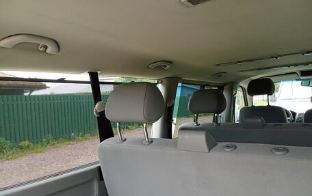 Volkswagen Caravelle T5, 2004 год, 1 800 000 рублей, 18 фотография