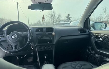 Volkswagen Polo VI (EU Market), 2011 год, 650 000 рублей, 3 фотография