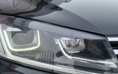 Volkswagen Touareg III, 2016 год, 2 625 000 рублей, 2 фотография