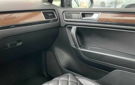 Volkswagen Touareg III, 2016 год, 2 625 000 рублей, 16 фотография