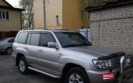 Toyota Land Cruiser 100 рестайлинг 2, 2004 год, 750 000 рублей, 1 фотография