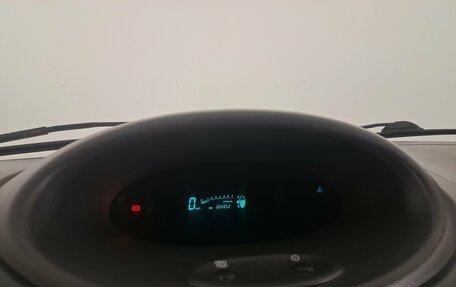 Toyota Yaris I рестайлинг, 2001 год, 280 000 рублей, 16 фотография