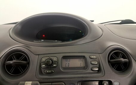 Toyota Yaris I рестайлинг, 2001 год, 280 000 рублей, 17 фотография