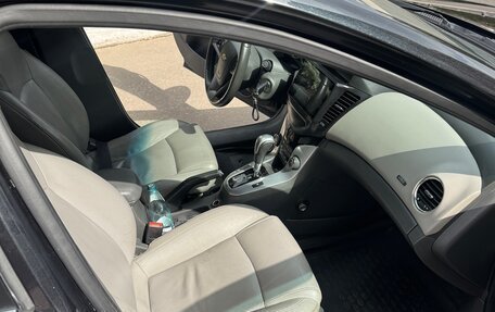 Chevrolet Cruze II, 2010 год, 795 000 рублей, 12 фотография