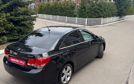 Chevrolet Cruze II, 2010 год, 795 000 рублей, 3 фотография