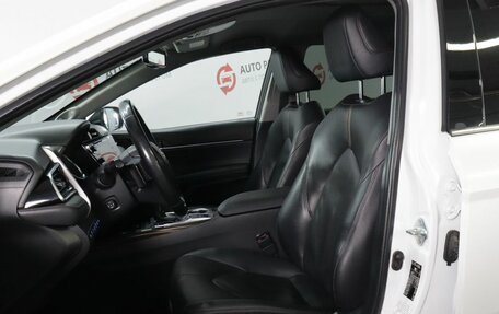 Toyota Camry, 2021 год, 3 490 000 рублей, 7 фотография