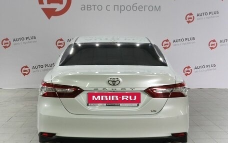 Toyota Camry, 2021 год, 3 490 000 рублей, 6 фотография