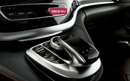 Mercedes-Benz V-Класс, 2017 год, 4 585 000 рублей, 26 фотография