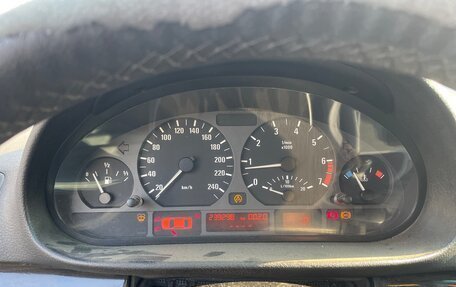 BMW 3 серия, 2002 год, 450 000 рублей, 16 фотография