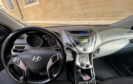 Hyundai Elantra V, 2013 год, 550 000 рублей, 4 фотография