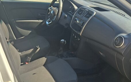 Renault Logan II, 2020 год, 700 000 рублей, 8 фотография